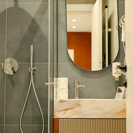 Hotel Wilson On The Bllok Tirana