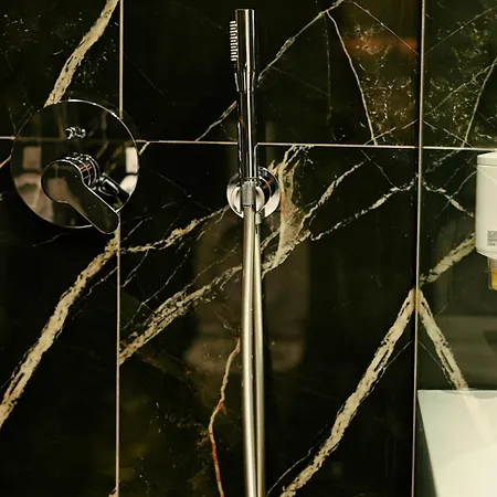 Wilson On The Bllok Hotel Tirana