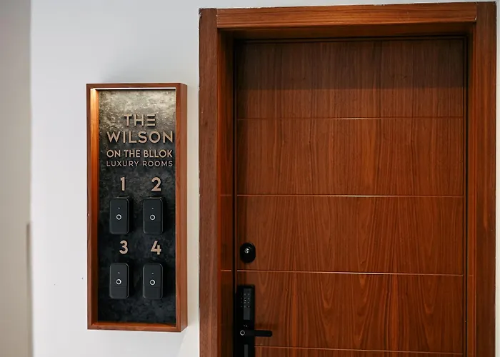 Wilson On The Bllok * Tirana